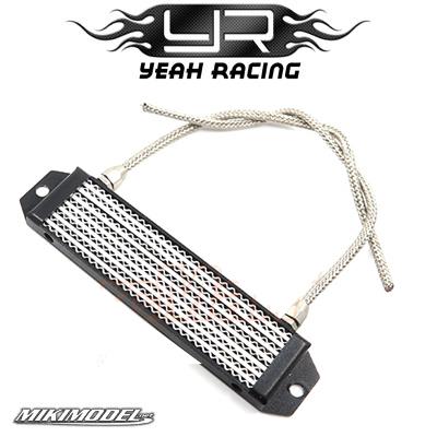 Intercooler in metallo nero con tubi trecciati